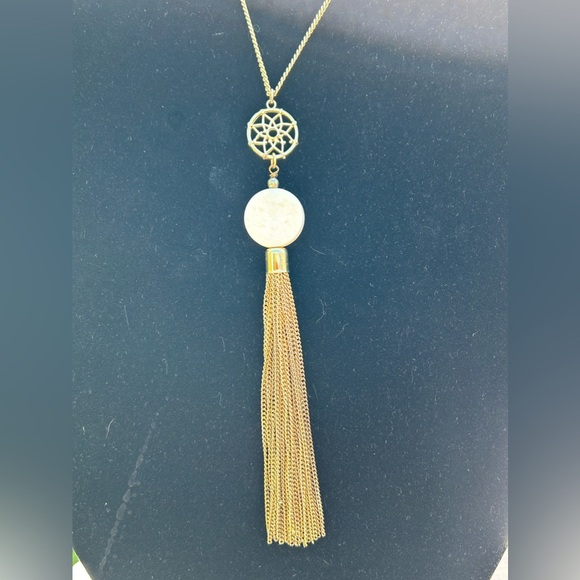 Chain and tassel necklace. - Picture 3 of 5